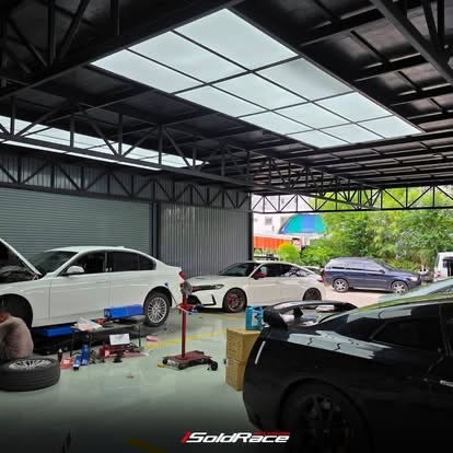 ภายในร้าน iSoldRace